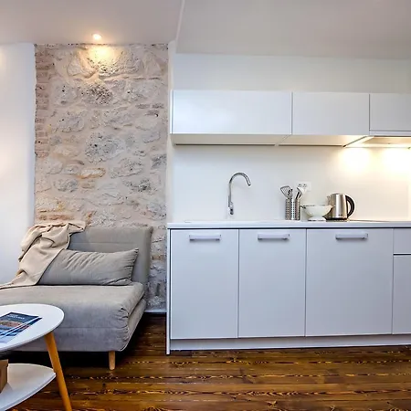 Luna And Guest house 4*